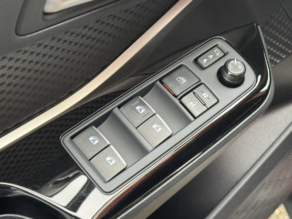 Toyota C-HR 1.8 Hybrid Dynamic // LED // NAVI // CAMERA // ADAPTIV CRUISE // STOEL + STUURWIELVERWARMING // TREKHAAK!! 30