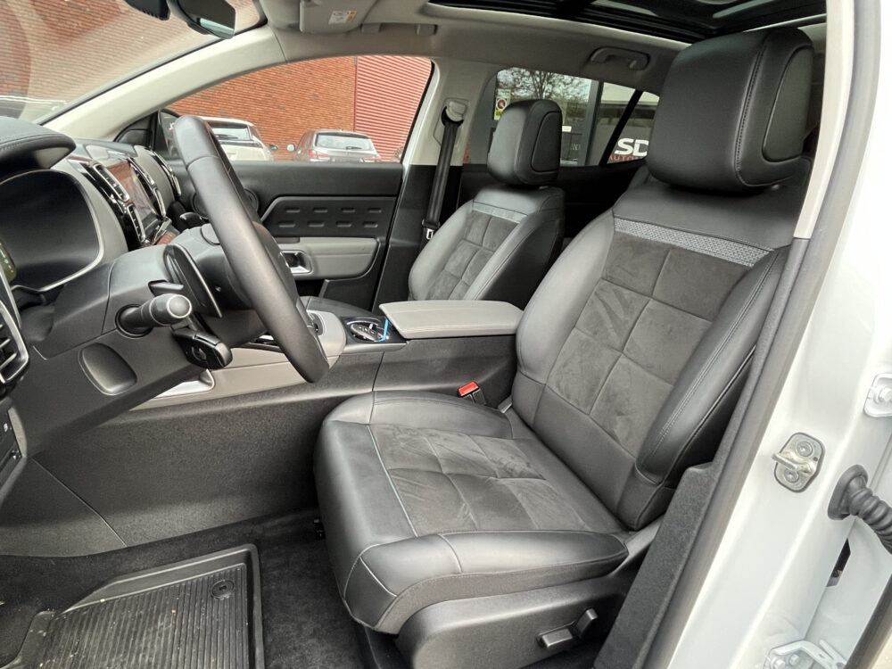 Citroën C5 Aircross 1.6 Plug-in Hybrid 225 Shine // TREKHAAK // SCHUIF KANTEL-DAK // NAVI // ADAPTIVE CRUISE // CAMERA // CLIMA // APPLE CARPLAY-AND 8