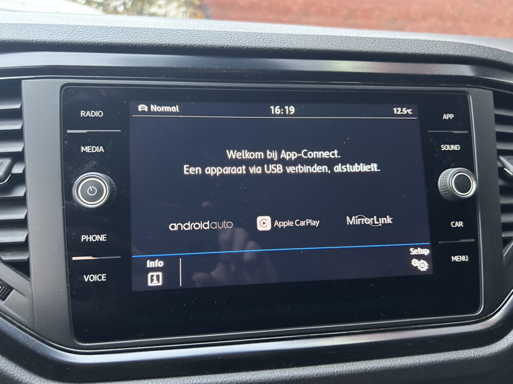 Volkswagen T-Roc 1.0 TSI Style // LED // APPLE CARPLAY / ANDROID AUTO // CLIMA // PDC V+A // STOELVERWARMING 16