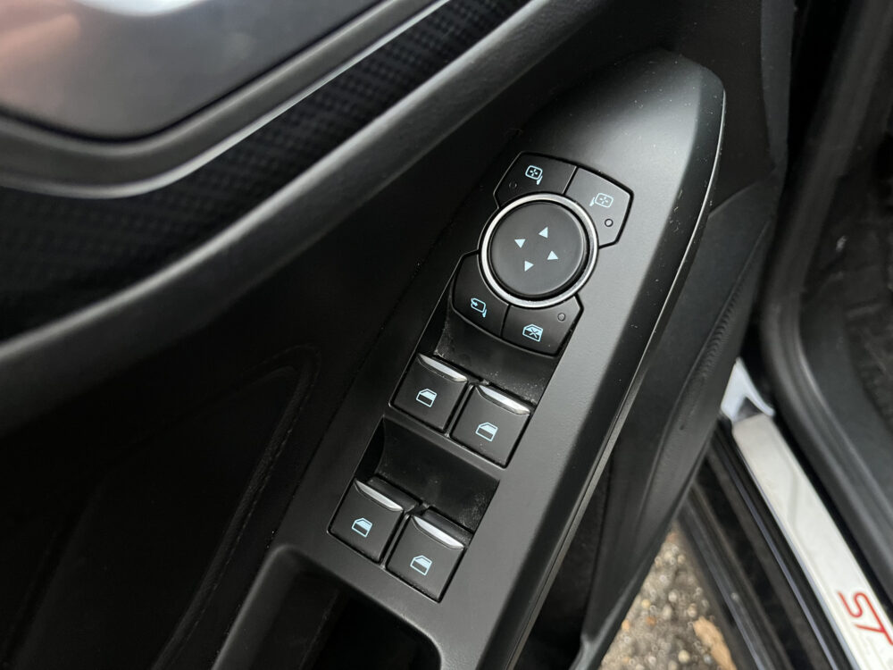 Ford FOCUS Wagon 1.0 EcoBoost 125PK ST Line Business // ADAPT. CRUISE // DODEHOEK // CLIMA // CAMERA+SENSOREN // NAVI+CARPLAY // STUUR+STOELVERWA 15