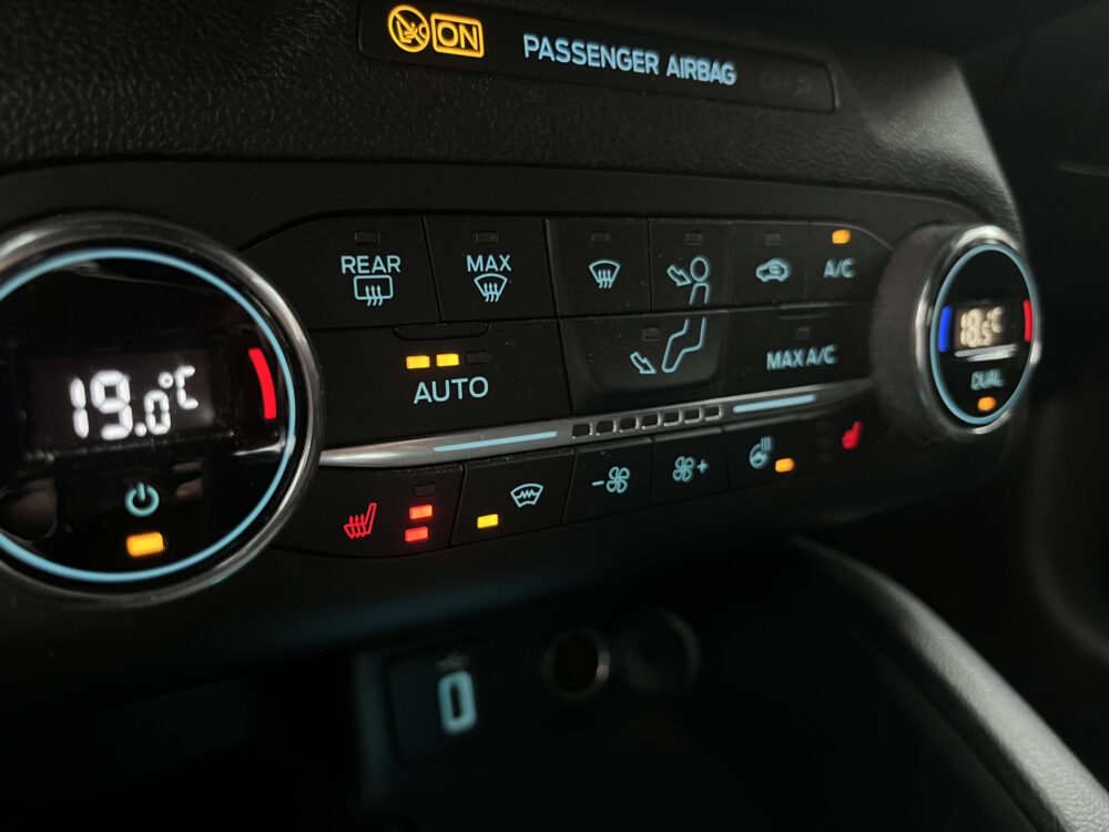 Ford FOCUS Wagon 1.0 EcoBoost 125PK ST Line Business // ADAPT. CRUISE // DODEHOEK // CLIMA // CAMERA+SENSOREN // NAVI+CARPLAY // STUUR+STOELVERWA 27