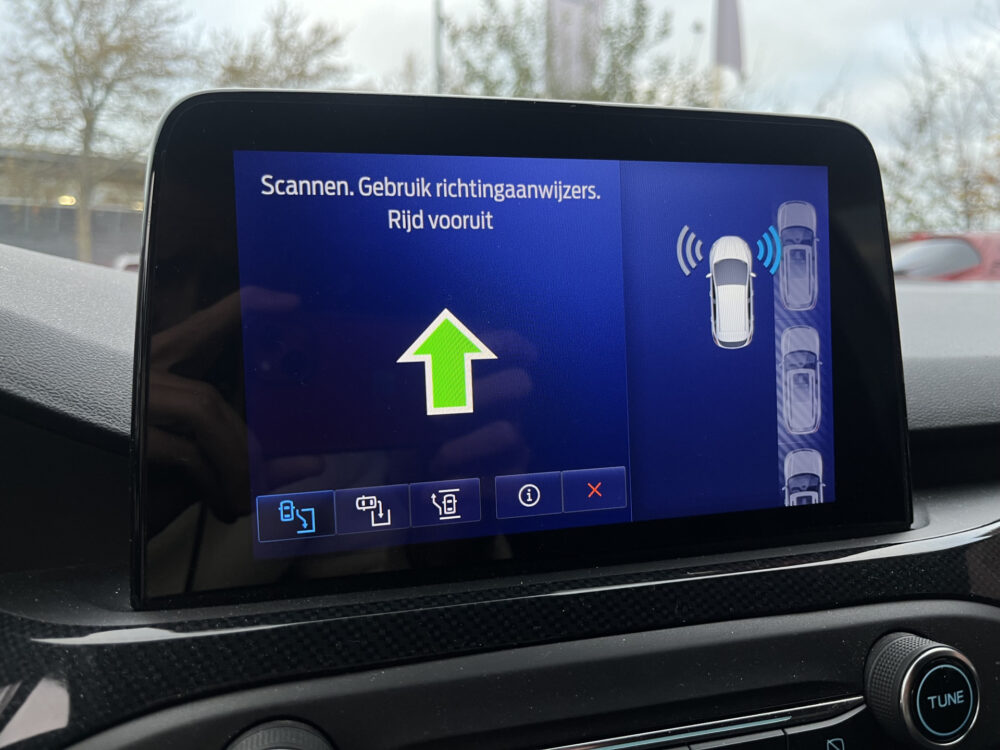 Ford FOCUS Wagon 1.0 EcoBoost 125PK ST Line Business // ADAPT. CRUISE // DODEHOEK // CLIMA // CAMERA+SENSOREN // NAVI+CARPLAY // STUUR+STOELVERWA 30