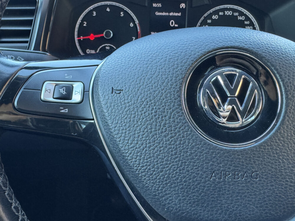 Volkswagen T-Roc 1.0 TSI Style // APPLE CARPLAY - ANDROID AUTO // PDC // CLIMA // STOELVERWARMING // 12
