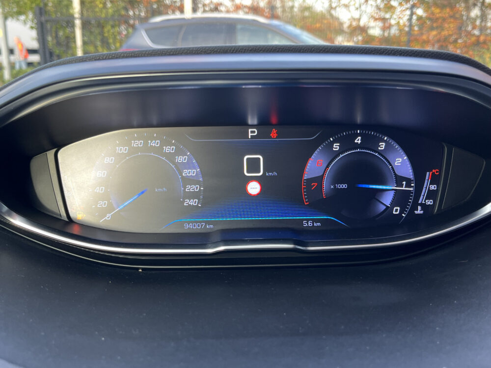 Peugeot 3008 1.2 PureTech Allure // DIGI COCKPIT! // NAVI // CAMERA // CLIMA // CRUISE // TREKHAAK // APPLE CARPLAY - ANDROID AUTO // ELEK. A 13