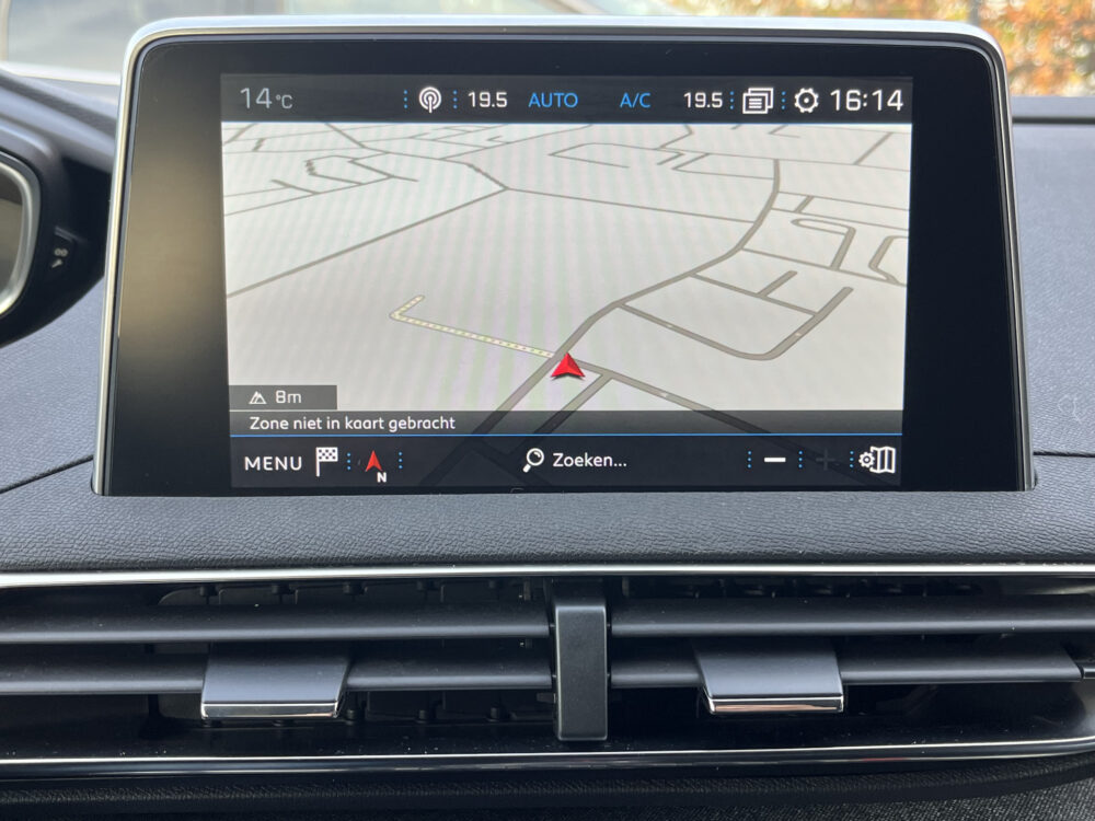 Peugeot 3008 1.2 PureTech Allure // DIGI COCKPIT! // NAVI // CAMERA // CLIMA // CRUISE // TREKHAAK // APPLE CARPLAY - ANDROID AUTO // ELEK. A 14