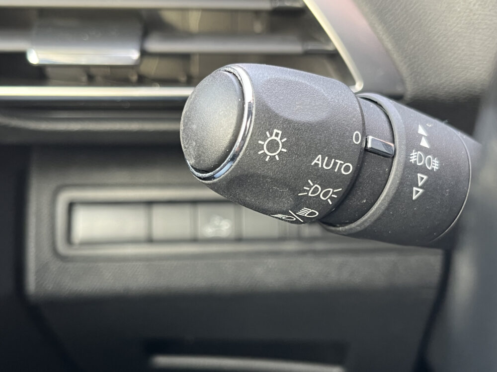 Peugeot 3008 1.2 PureTech Allure // DIGI COCKPIT! // NAVI // CAMERA // CLIMA // CRUISE // TREKHAAK // APPLE CARPLAY - ANDROID AUTO // ELEK. A 22