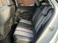 Peugeot 3008 1.2 PureTech Allure // DIGI COCKPIT! // NAVI // CAMERA // CLIMA // CRUISE // TREKHAAK // APPLE CARPLAY - ANDROID AUTO // ELEK. A 42