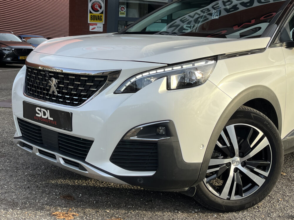 Peugeot 3008 1.2 PureTech Allure // DIGI COCKPIT! // NAVI // CAMERA // CLIMA // CRUISE // TREKHAAK // APPLE CARPLAY - ANDROID AUTO // ELEK. A 6