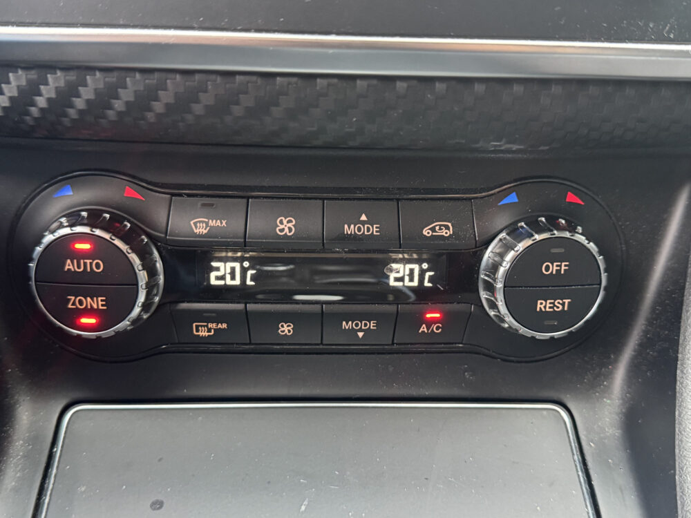 Mercedes-Benz A-Klasse 250 Sport 4MATIC Prestige // HARMAN-KARDON AUDIO // ADAPTIVE CRUISE // NAVI // CAMERA // SCHUIF-KANTELDAK // 23