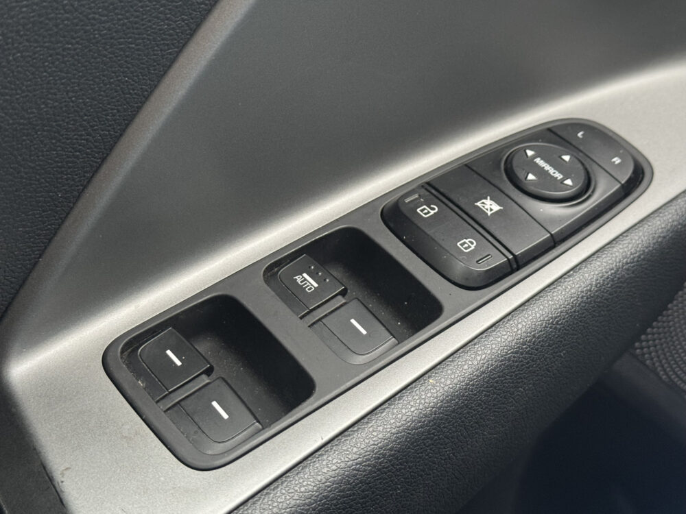 Kia Niro 1.6 GDi Hybrid DynamicLine // ADAPTIEVE CRUISE // LED // NAVI+CARPLAY // CAMERA // CLIMA /// 31