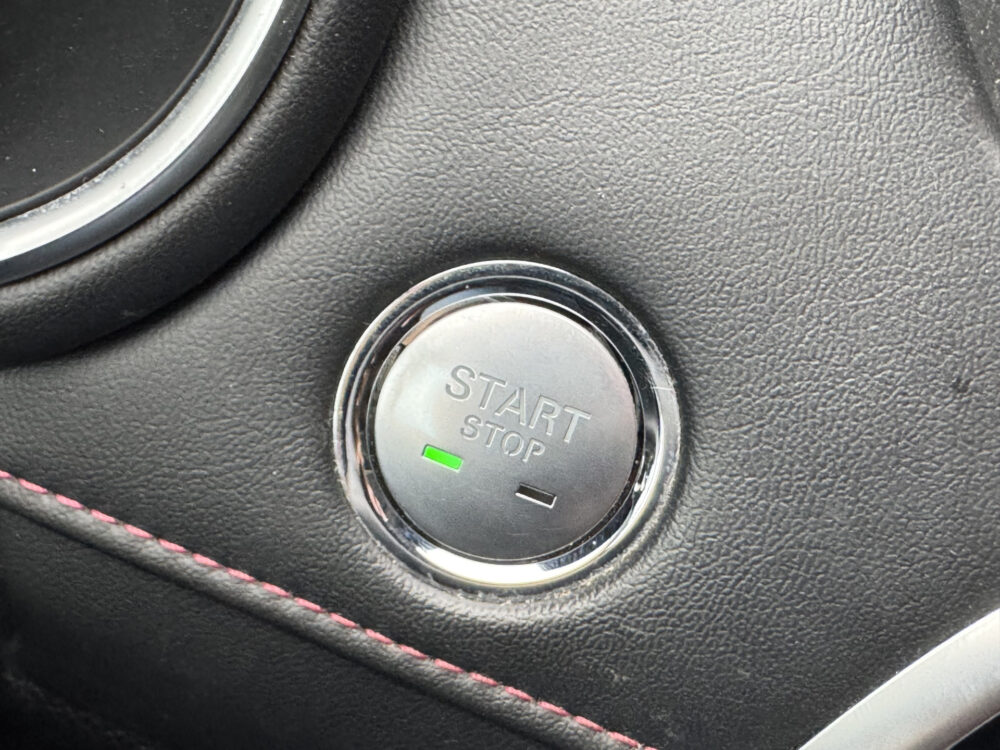 MG EHS 1.5 TGDI Luxury // SCHUIF-KANTELDAK // NAVI // 360° CAMERA // APPLE CARPLAY-ANDROID AUTO // LEDEREN BEKLEDING // TREKHAAK 30