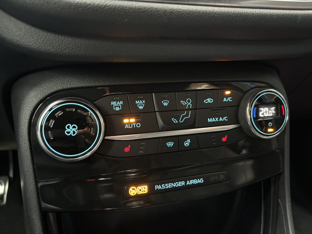 Ford Puma 1.0 EcoBoost Hybrid ST-Line X 155PK // FAB. GARANTIE T/M 25/06/27 // FULL LED // NAVI + CARPLAY // CAMERA // WINTERPACK 19