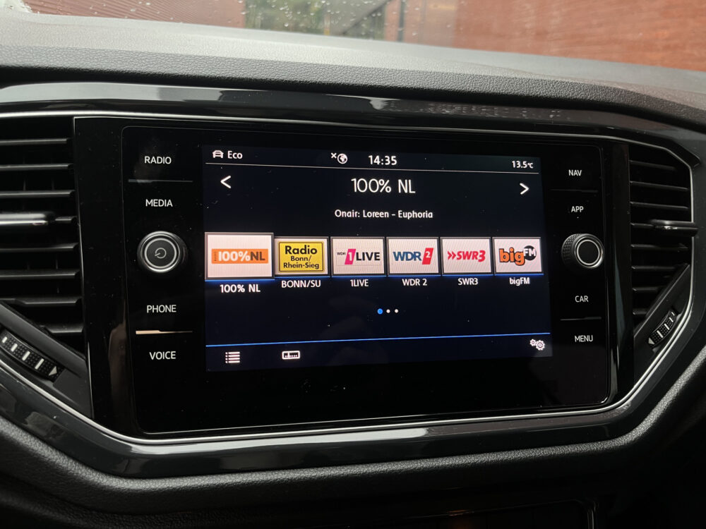 Volkswagen T-Roc 1.0 TSI Sport // ADAPT. CRUISE // DODEHOEK // NAVI // APPLE-ANDROID AUTO // PDC V+A // 25