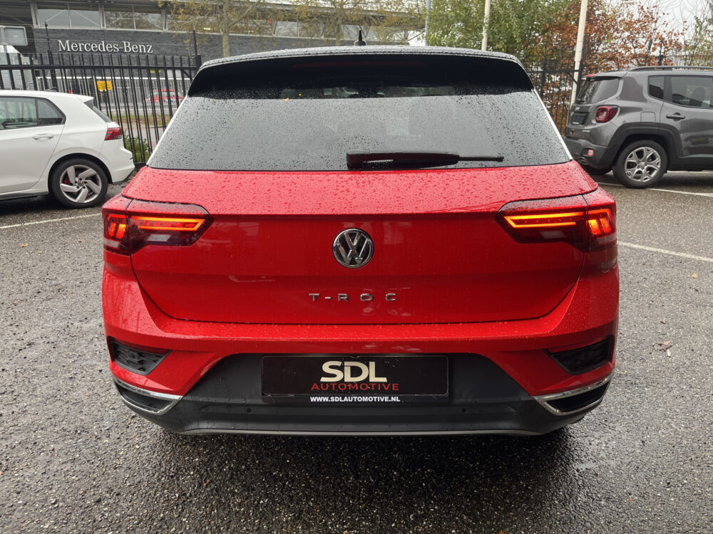 Volkswagen T-Roc 1.0 TSI Sport // ADAPT. CRUISE // DODEHOEK // NAVI // APPLE-ANDROID AUTO // PDC V+A // 4