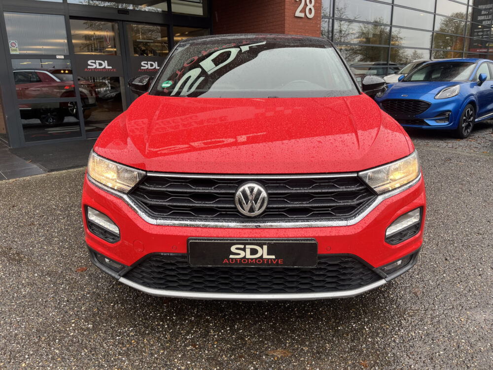Volkswagen T-Roc 1.0 TSI Sport // ADAPT. CRUISE // DODEHOEK // NAVI // APPLE-ANDROID AUTO // PDC V+A // 8
