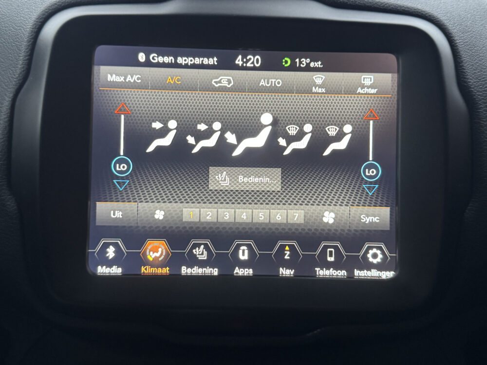 Jeep Renegade 1.3T DDCT Limited // TREKHAAK // NAVI // CLIMA // ADAPTIVE CRUISE // LEDER // KEY LESS ENTRY // 19