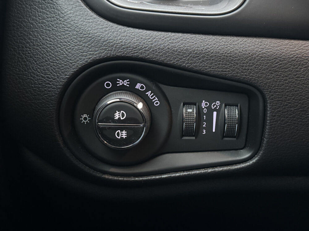 Jeep Renegade 1.3T DDCT Limited // TREKHAAK // NAVI // CLIMA // ADAPTIVE CRUISE // LEDER // KEY LESS ENTRY // 24