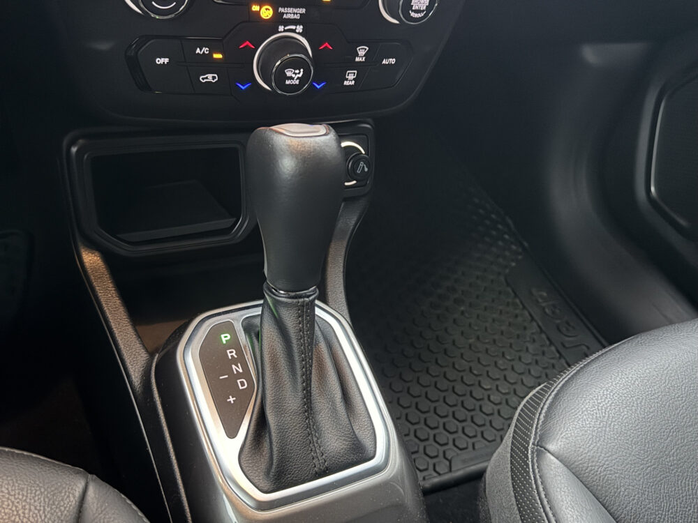 Jeep Renegade 1.3T DDCT Limited // TREKHAAK // NAVI // CLIMA // ADAPTIVE CRUISE // LEDER // KEY LESS ENTRY // 28