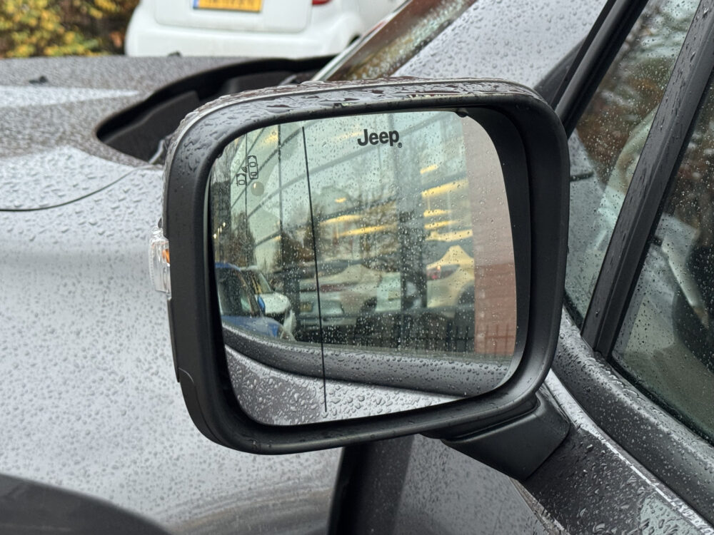 Jeep Renegade 1.3T DDCT Limited // TREKHAAK // NAVI // CLIMA // ADAPTIVE CRUISE // LEDER // KEY LESS ENTRY // 29