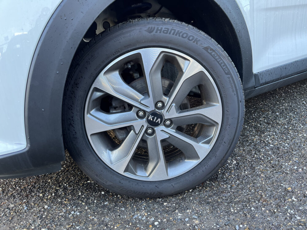 Kia Stonic 1.0 T-GDi DynamicPlusLine // NAVI // APPLE-ANDROID AUTO // CLIMA // DAB // STUUR+STOELVERWARMING // 10