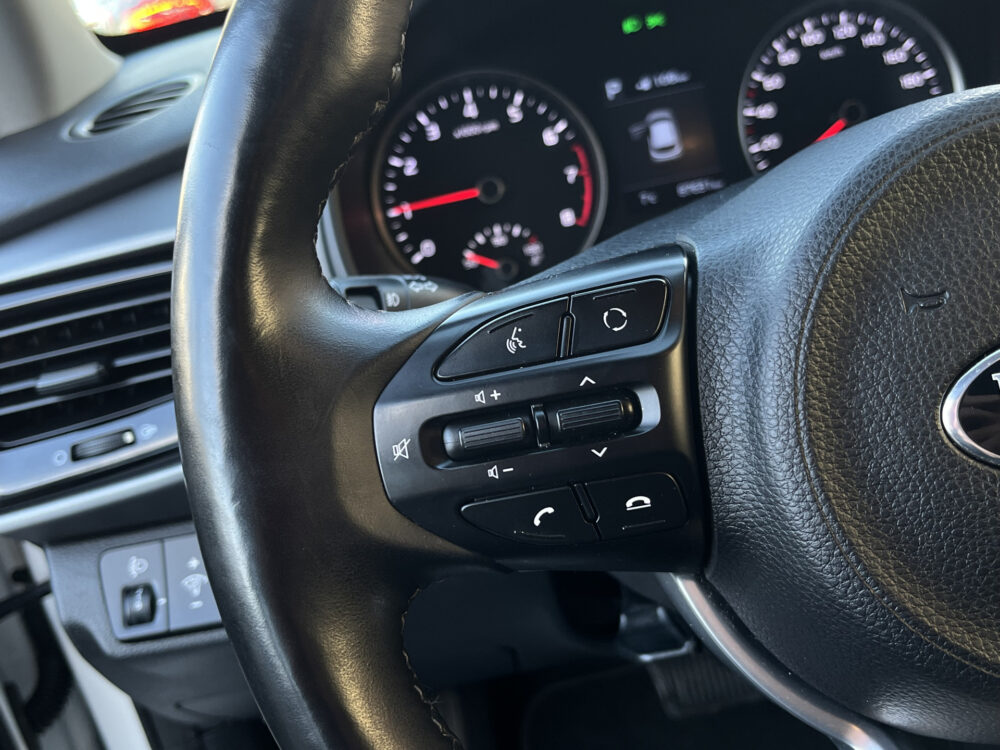 Kia Stonic 1.0 T-GDi DynamicPlusLine // NAVI // APPLE-ANDROID AUTO // CLIMA // DAB // STUUR+STOELVERWARMING // 17