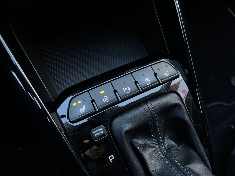 Kia Stonic 1.0 T-GDi DynamicPlusLine // NAVI // APPLE-ANDROID AUTO // CLIMA // DAB // STUUR+STOELVERWARMING // 23