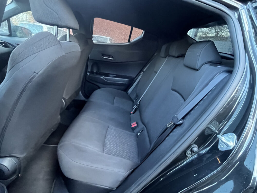 Toyota C-HR 1.8 Hybrid Executive // LED KOPLAMPEN // NAVI // CAMERA // ADAPTIVE CRUISE // STOEL + STUUR VERWARMING // 10