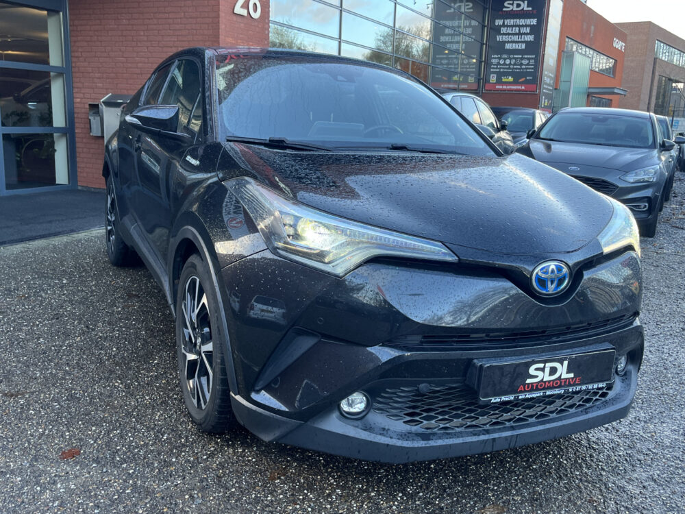 Toyota C-HR 1.8 Hybrid Executive // LED KOPLAMPEN // NAVI // CAMERA // ADAPTIVE CRUISE // STOEL + STUUR VERWARMING // 2