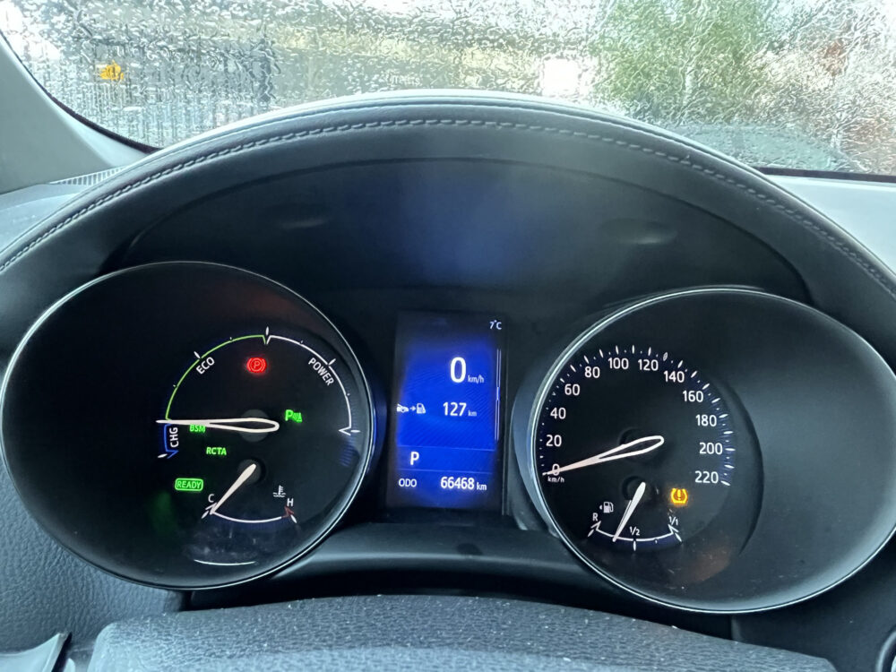 Toyota C-HR 1.8 Hybrid Executive // LED KOPLAMPEN // NAVI // CAMERA // ADAPTIVE CRUISE // STOEL + STUUR VERWARMING // 22