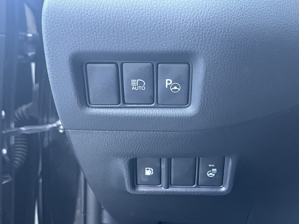 Toyota C-HR 1.8 Hybrid Executive // LED KOPLAMPEN // NAVI // CAMERA // ADAPTIVE CRUISE // STOEL + STUUR VERWARMING // 29