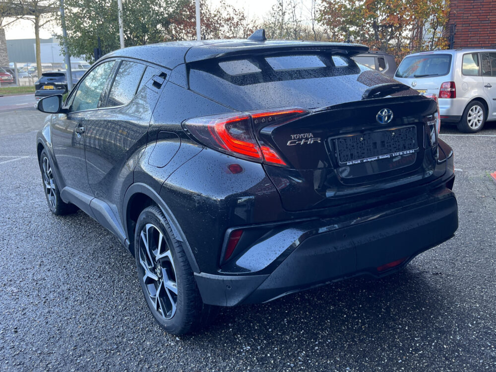 Toyota C-HR 1.8 Hybrid Executive // LED KOPLAMPEN // NAVI // CAMERA // ADAPTIVE CRUISE // STOEL + STUUR VERWARMING // 3