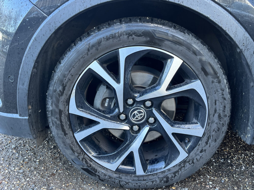 Toyota C-HR 1.8 Hybrid Executive // LED KOPLAMPEN // NAVI // CAMERA // ADAPTIVE CRUISE // STOEL + STUUR VERWARMING // 8