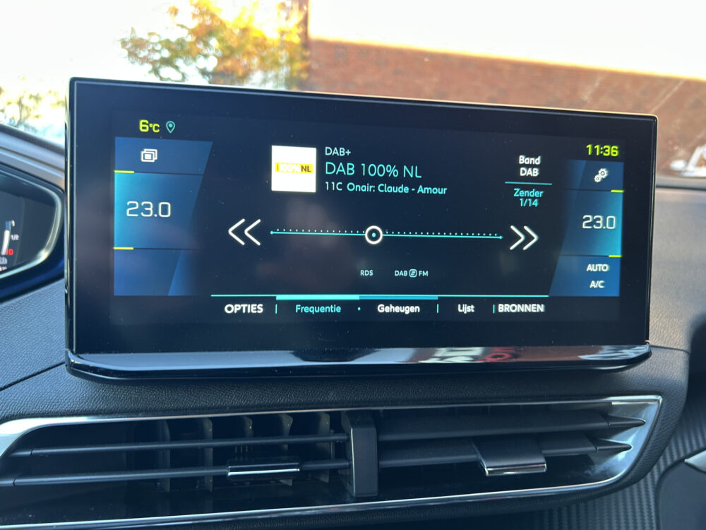 Peugeot 3008 1.6 HYbrid 225 Allure 1e EIGENAAR!! // LED // NAVI + CARPLAY // DODEHOEK DETECTIE // KEYLESS // CAMERA // TREKHAAK!! 17