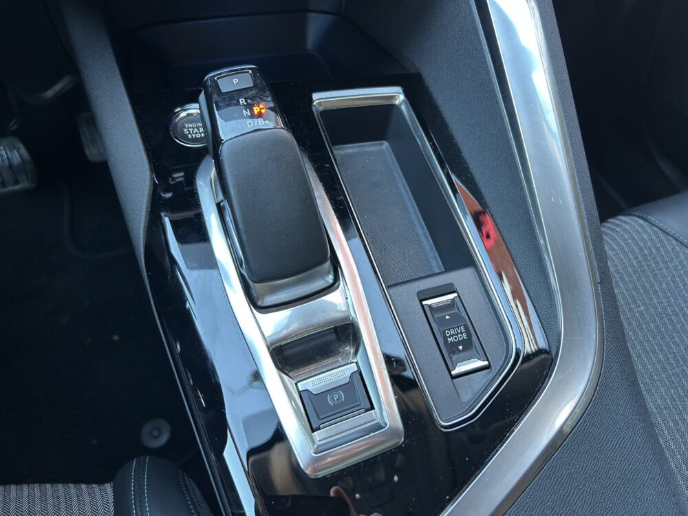 Peugeot 3008 1.6 HYbrid 225 Allure 1e EIGENAAR!! // LED // NAVI + CARPLAY // DODEHOEK DETECTIE // KEYLESS // CAMERA // TREKHAAK!! 20