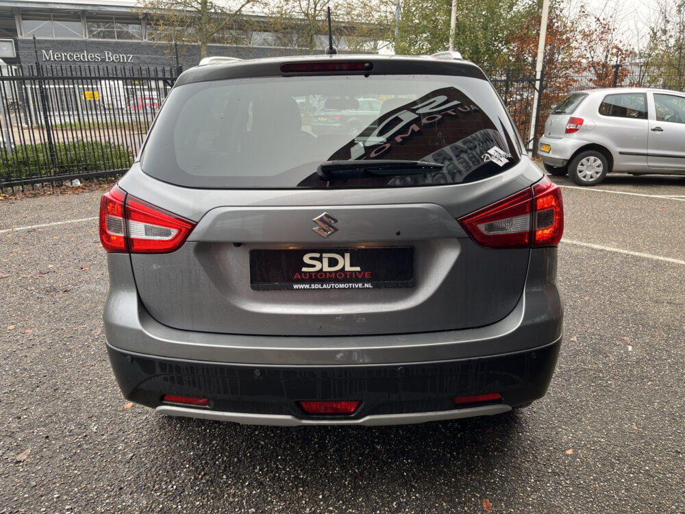 Suzuki S-Cross 1.0 Boosterjet Select // LED // KEYLESS // CAMERA+SENSOREN // CRUISE // NAVI+CARPLAY // STOELVERWARMING // 4