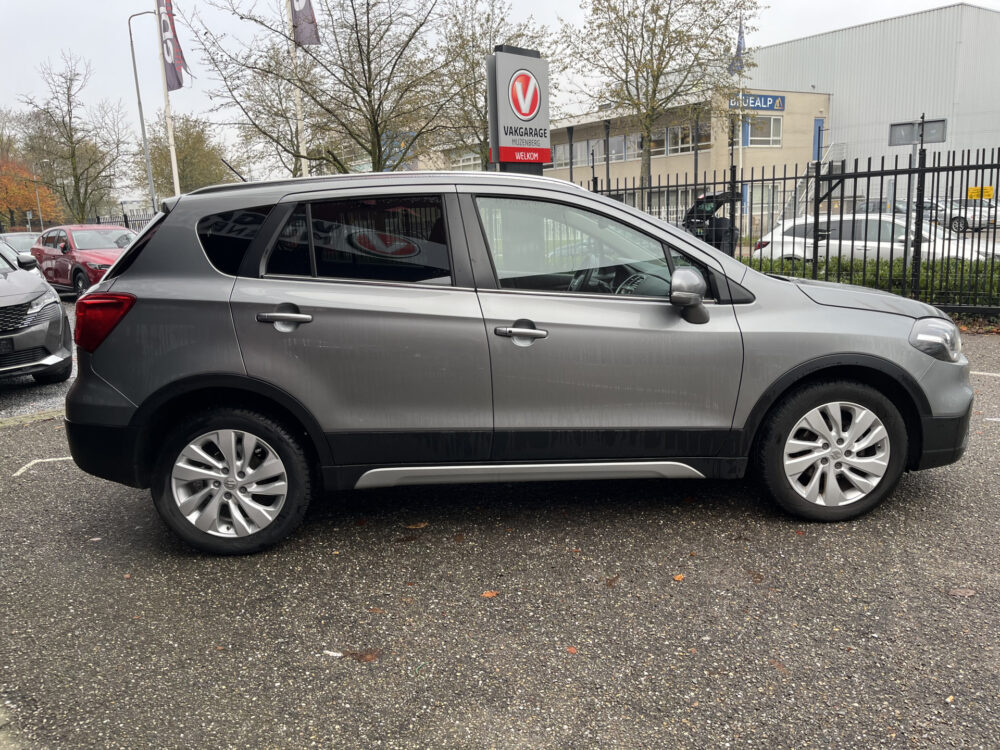 Suzuki S-Cross 1.0 Boosterjet Select // LED // KEYLESS // CAMERA+SENSOREN // CRUISE // NAVI+CARPLAY // STOELVERWARMING // 6