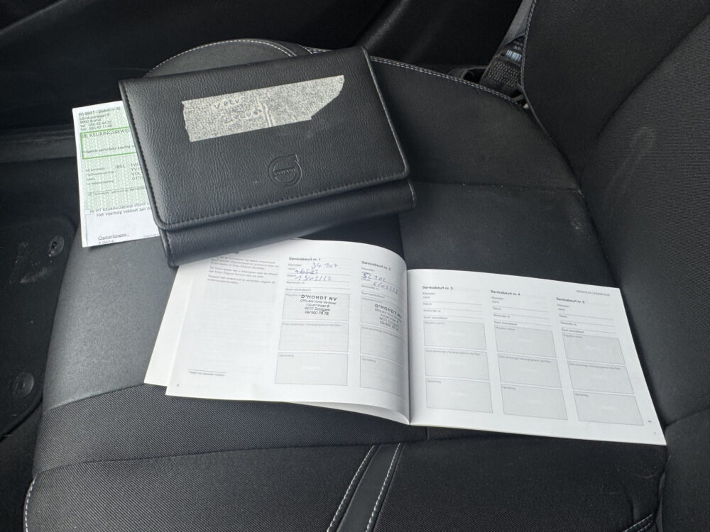 Volvo V40 2.0 T2 Momentum // NAVI // PDC // CLIMA // CRUISE // LED KOPLAMPEN // BLUETOOTH // 26