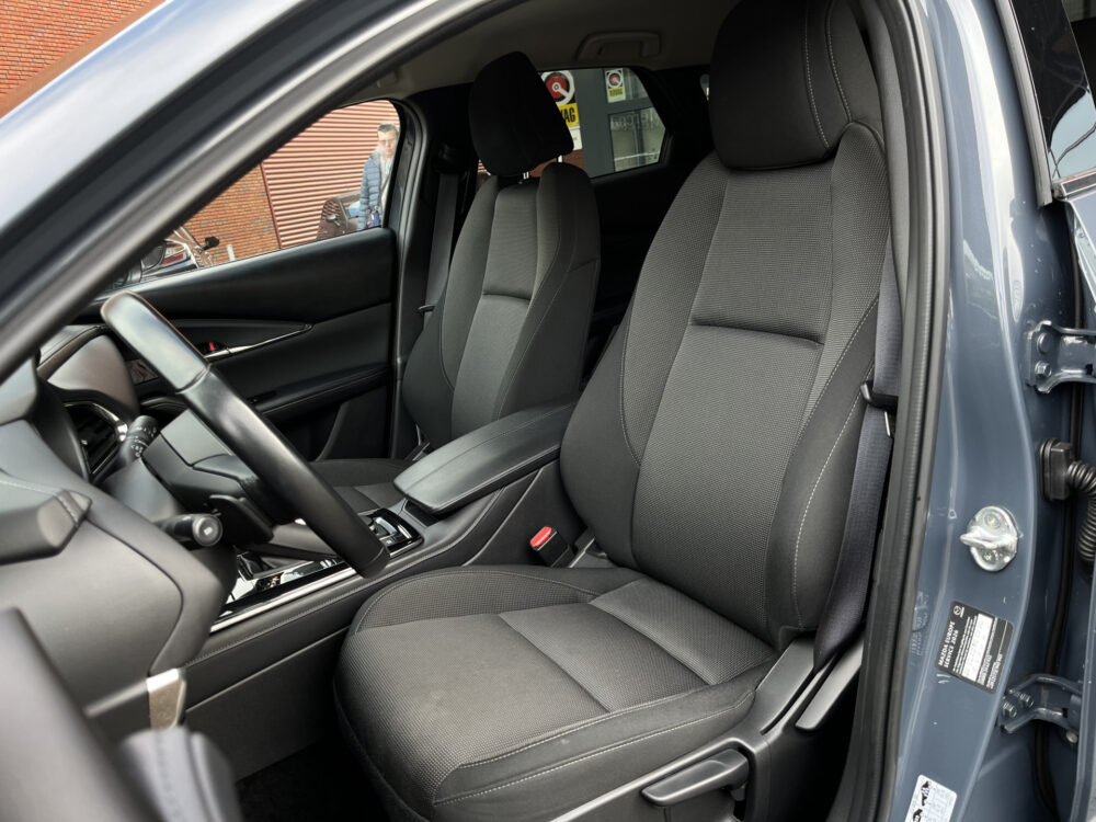 Mazda CX-30 2.0 e-SkyActiv-X M Hybrid Luxury // ADAPT. CRUISE // 360 CAMERA+SENSOREN // BOSE AUDIO // NAVI+CARPLAY // FULL LED // KEYLESS // 15