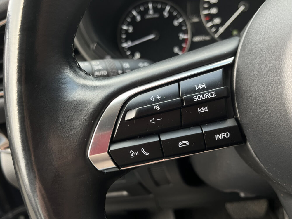 Mazda CX-30 2.0 e-SkyActiv-X M Hybrid Luxury // ADAPT. CRUISE // 360 CAMERA+SENSOREN // BOSE AUDIO // NAVI+CARPLAY // FULL LED // KEYLESS // 22