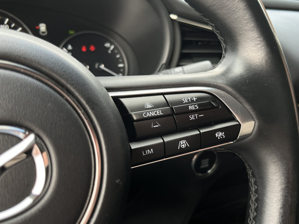 Mazda CX-30 2.0 e-SkyActiv-X M Hybrid Luxury // ADAPT. CRUISE // 360 CAMERA+SENSOREN // BOSE AUDIO // NAVI+CARPLAY // FULL LED // KEYLESS // 24