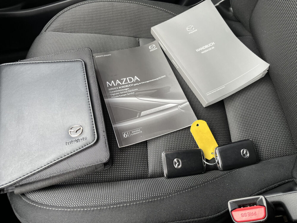 Mazda CX-30 2.0 e-SkyActiv-X M Hybrid Luxury // ADAPT. CRUISE // 360 CAMERA+SENSOREN // BOSE AUDIO // NAVI+CARPLAY // FULL LED // KEYLESS // 36