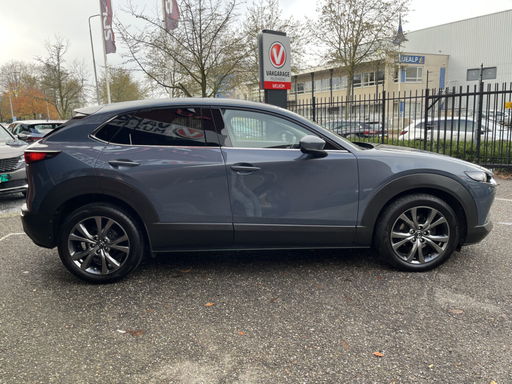 Mazda CX-30 2.0 e-SkyActiv-X M Hybrid Luxury // ADAPT. CRUISE // 360 CAMERA+SENSOREN // BOSE AUDIO // NAVI+CARPLAY // FULL LED // KEYLESS // 6