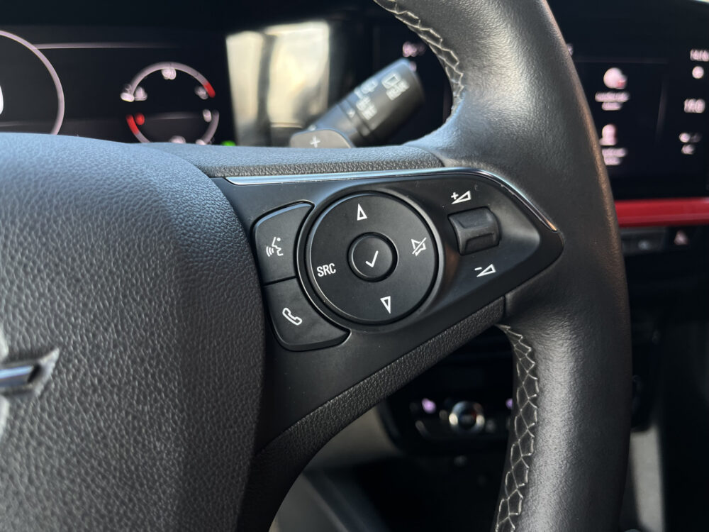 Opel Mokka 1.2 Turbo GS Line // DODEHOEK // ADAPT. CRUISE // CAMERA+SENSOREN // CLIMA // STOELVERWARMING // KEYLESS // 19