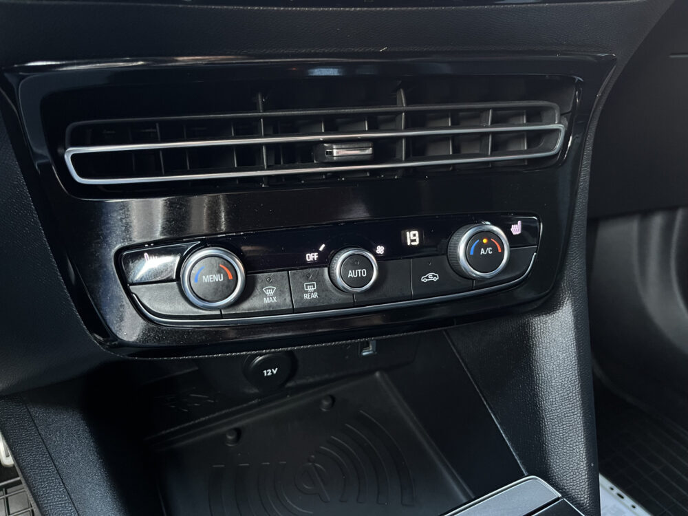 Opel Mokka 1.2 Turbo GS Line // DODEHOEK // ADAPT. CRUISE // CAMERA+SENSOREN // CLIMA // STOELVERWARMING // KEYLESS // 24