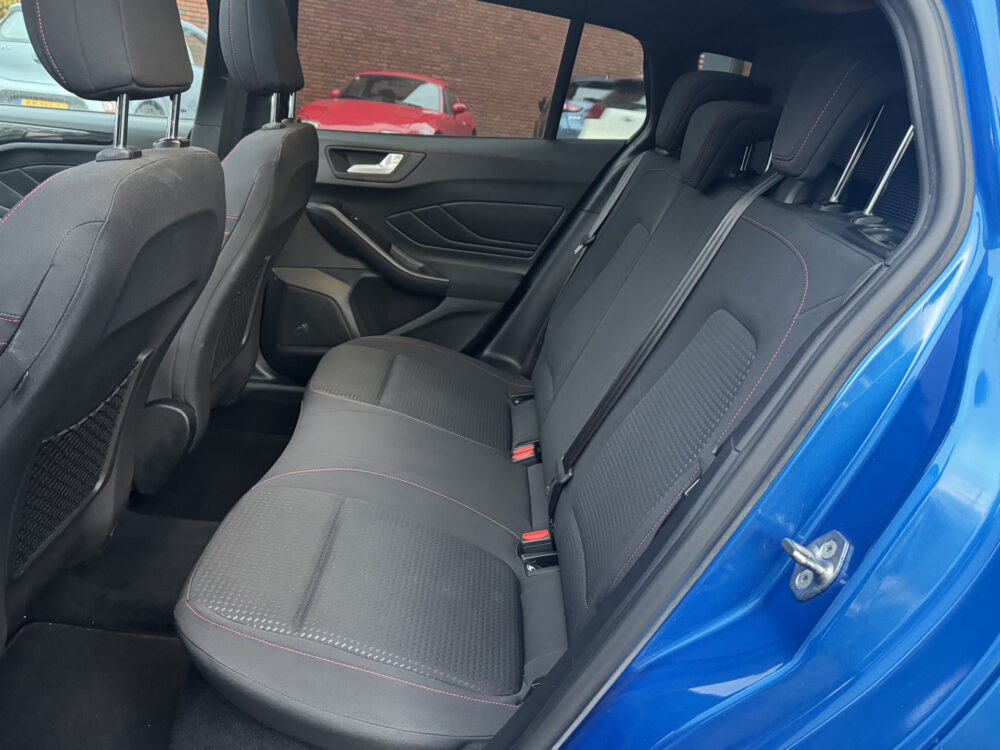 Ford FOCUS Wagon 1.5 EcoBoost ST Line Business // B&O AUDIO // SCHUIF KANTEL DAK // NAVI // CAMERA // TREKHAAK 11