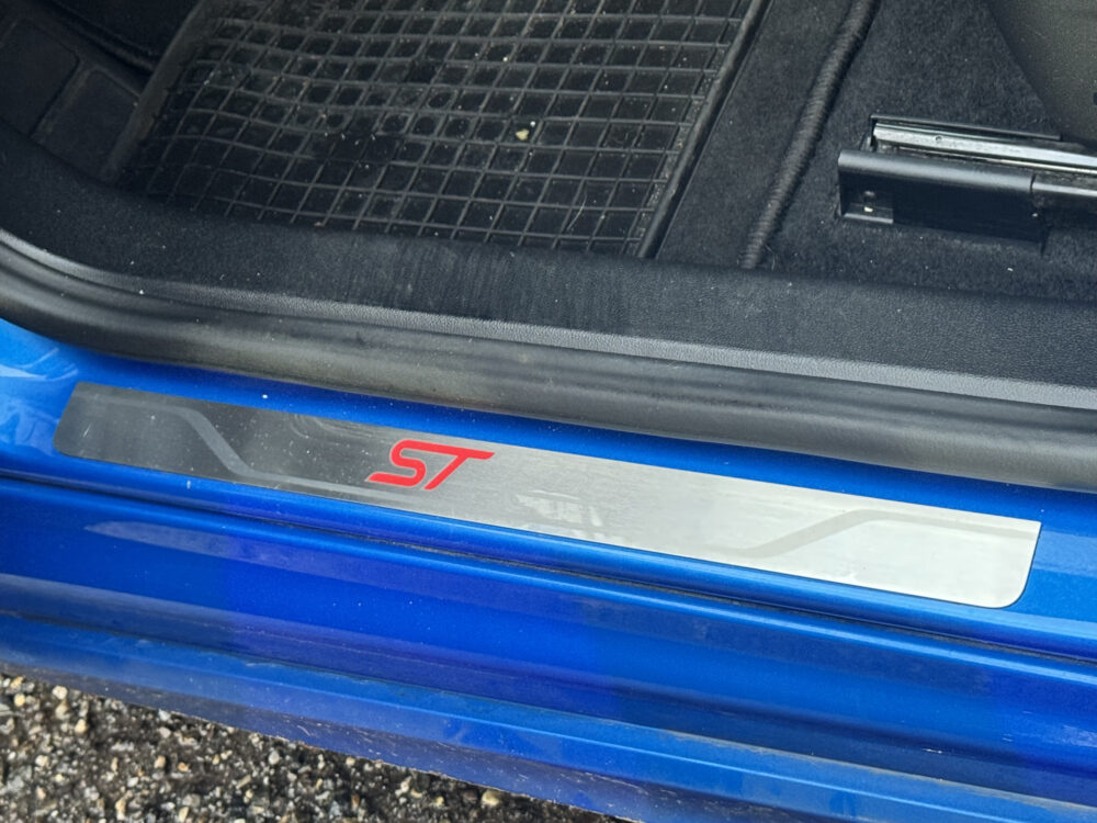 Ford FOCUS Wagon 1.5 EcoBoost ST Line Business // B&O AUDIO // SCHUIF KANTEL DAK // NAVI // CAMERA // TREKHAAK 32