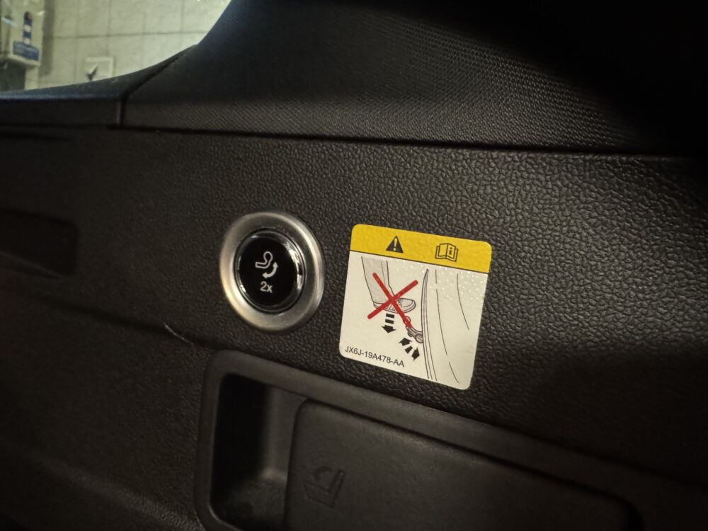 Ford FOCUS Wagon 1.5 EcoBoost ST Line Business // B&O AUDIO // SCHUIF KANTEL DAK // NAVI // CAMERA // TREKHAAK 37