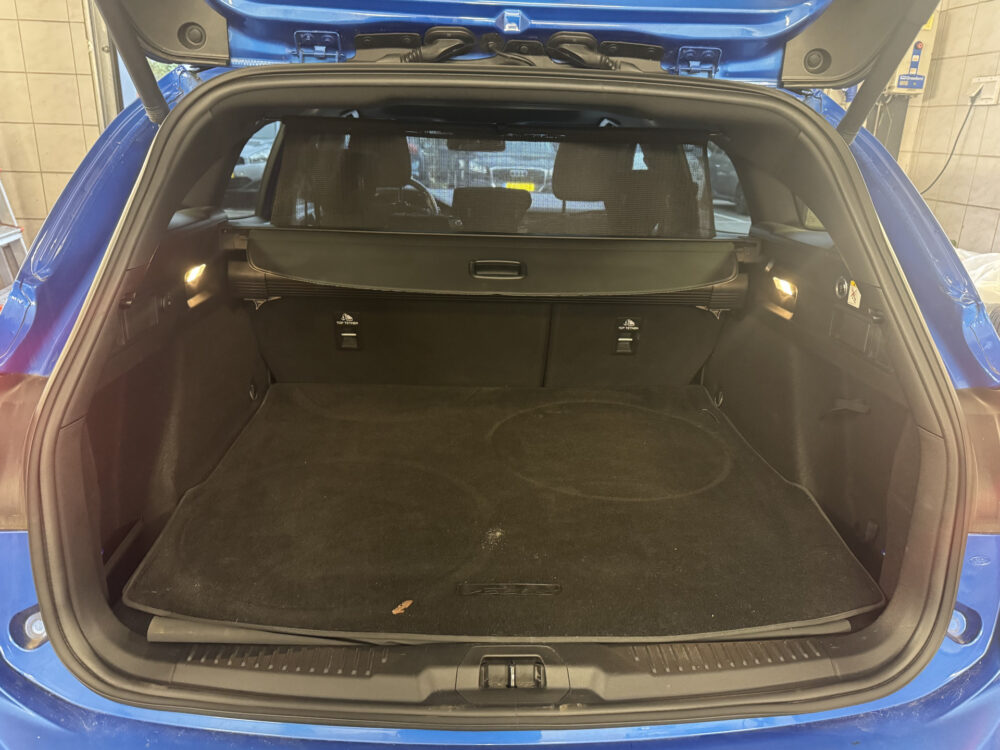 Ford FOCUS Wagon 1.5 EcoBoost ST Line Business // B&O AUDIO // SCHUIF KANTEL DAK // NAVI // CAMERA // TREKHAAK 40