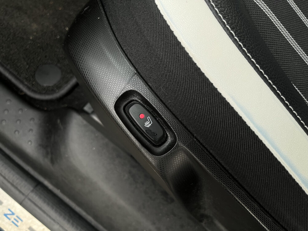 Renault Twingo Z.E. R80 Intens // LED // PARKEERCAMERA // CLIMA // CRUISE // STOELVERWARMING // APPLE-ANDROID AUTO // 14