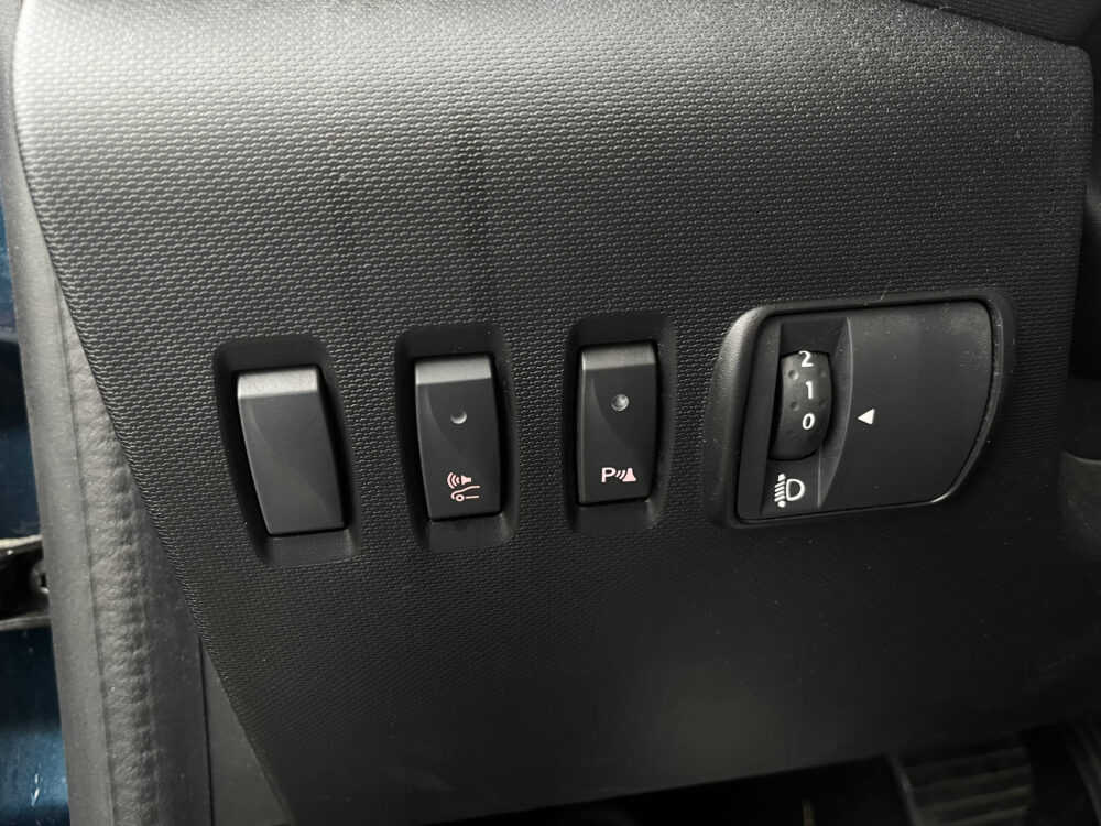 Renault Twingo Z.E. R80 Intens // LED // PARKEERCAMERA // CLIMA // CRUISE // STOELVERWARMING // APPLE-ANDROID AUTO // 18